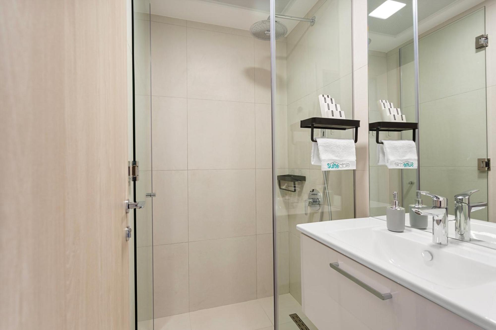 Perfect Getaway Modern In Luma 22 - Jvc *