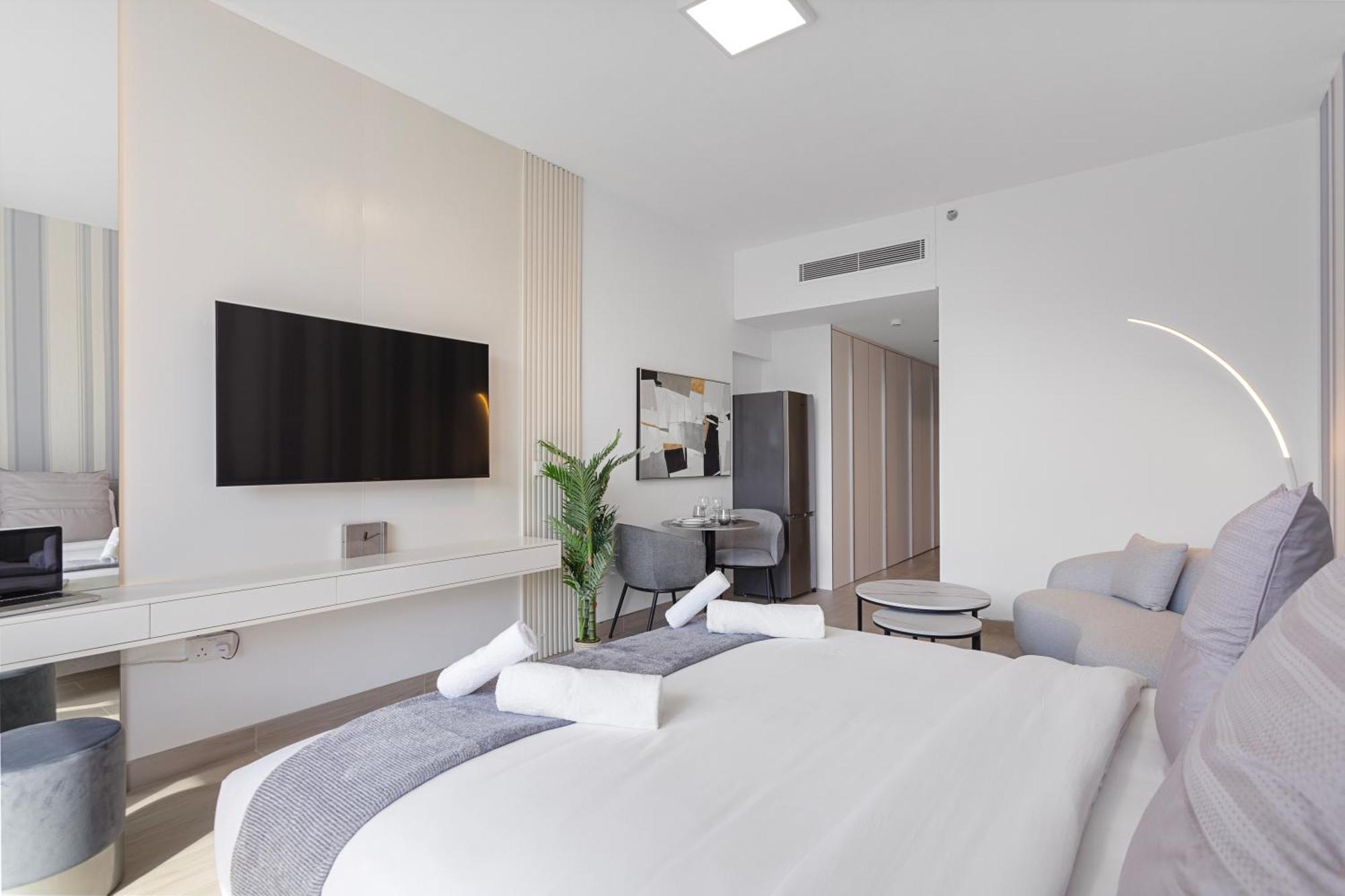 Perfect Getaway Modern In Luma 22 - Jvc *