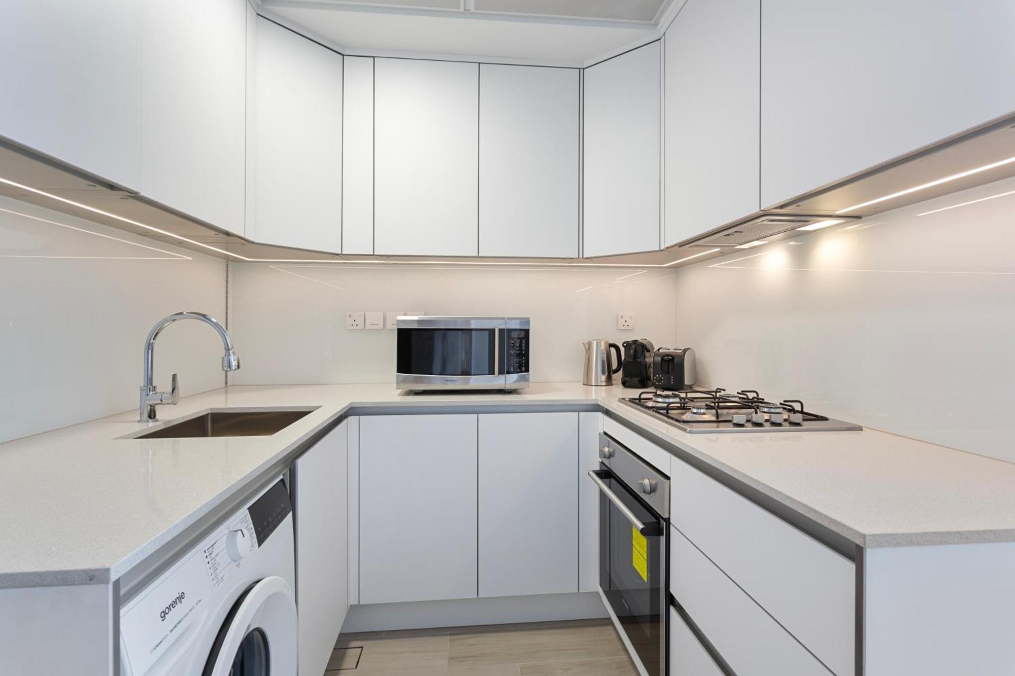 Perfect Getaway Modern In Luma 22 - Jvc